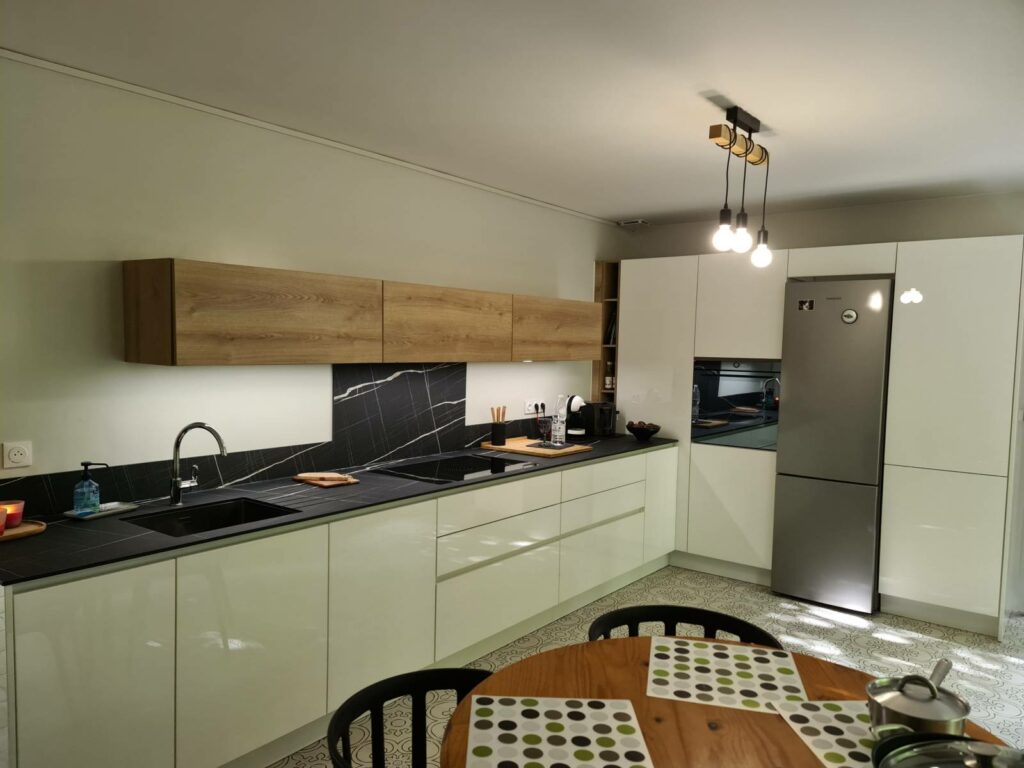 Création d&rsquo;une cuisine sur mesure à Lormont | by CUISILIGNE