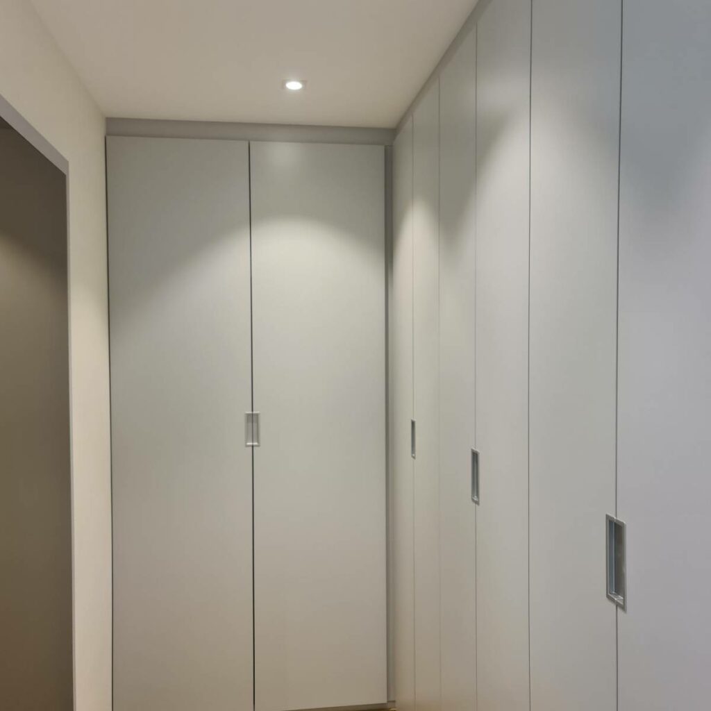 Réalisation d&rsquo;un dressing sur mesure à Saint-Germain-du-Puch | by CUISILIGNE