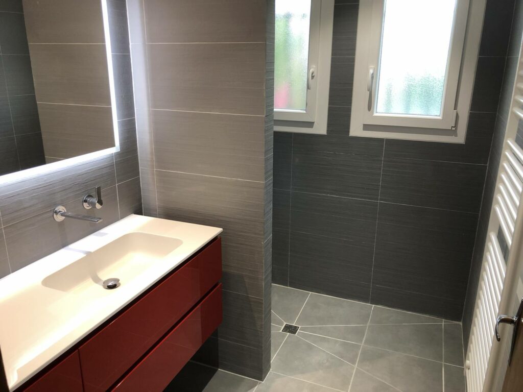 Installation d&rsquo;une salle de bain avec douche à l&rsquo;italienne | Libourne